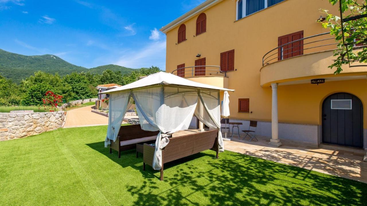 Apartments Villa Bv Опатия Екстериор снимка